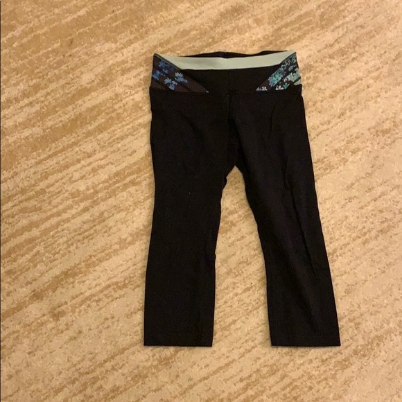 lululemon athletica Pants - Cropped Lululemon Wunder Under Leggings
